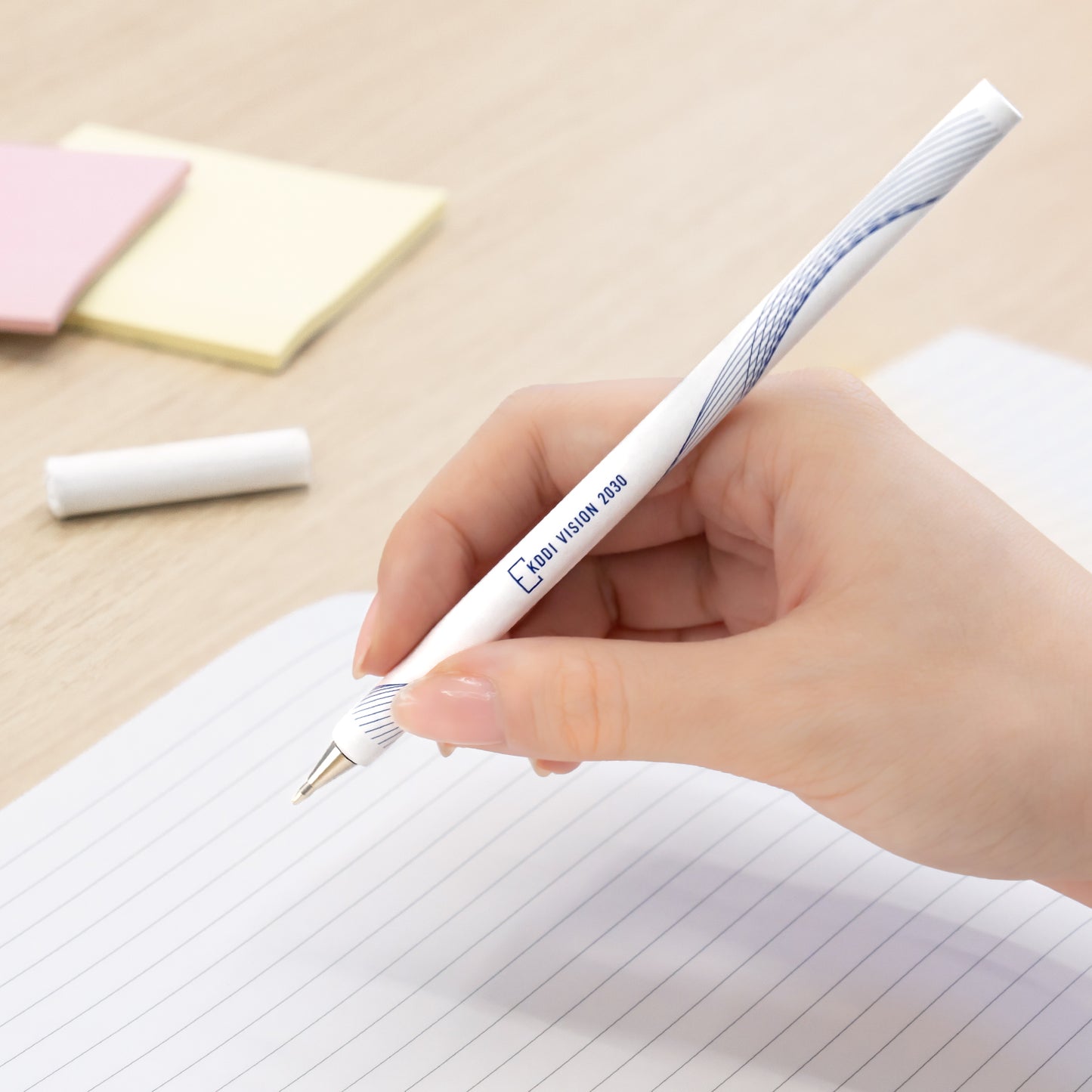 「KDDI VISION 2030」 キャップ式紙ペン
