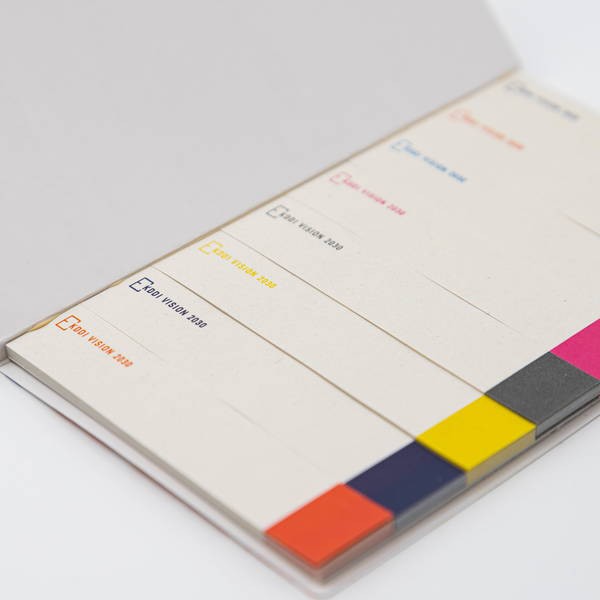 「KDDI VISION 2030」再生紙活用付箋